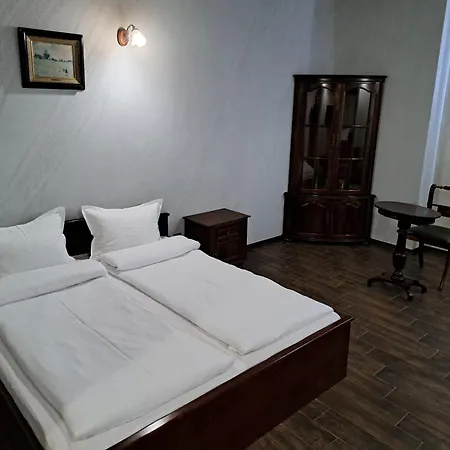 антик 2* Pernik