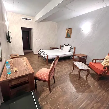 антик 2* Pernik