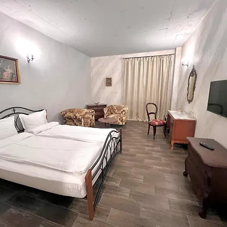 Hotell антик Pernik