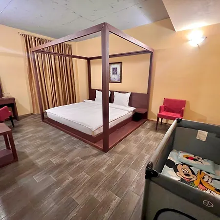 антик Hotell Pernik