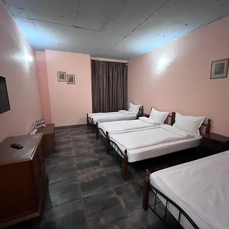 антик 2* Pernik