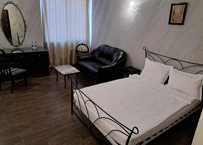 Otel антик Pernik