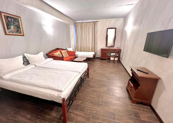 Otel антик Pernik