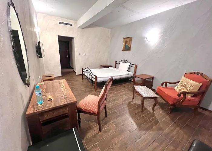 антик 2* Pernik